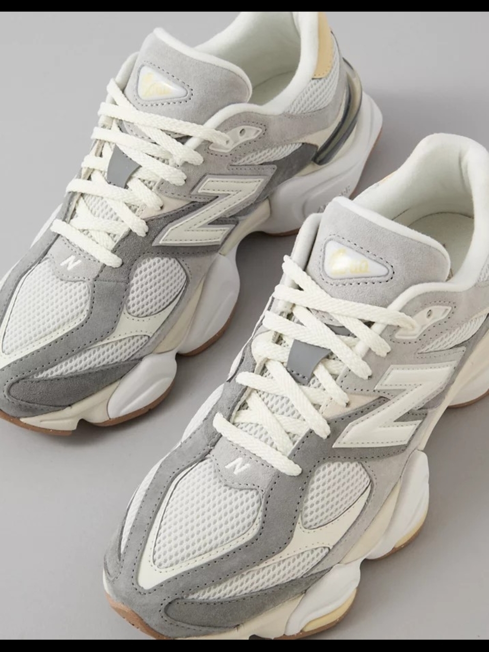 New Balance Women's 9060 Light Gray Sneaker Size 10.5 Men 12 Wm - Picture 2 of 12